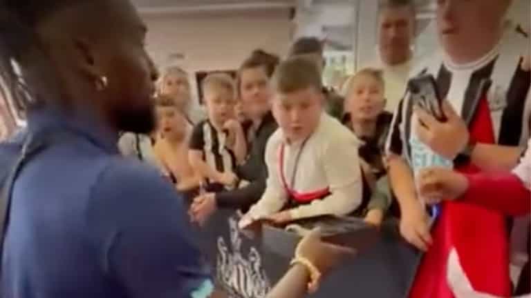 Allan Saint-Maximin gifts Rolex watch to Newcastle fan after opening day win Allan Saint-Maximin gifts Rolex watch to Newcastle fan after opening day win