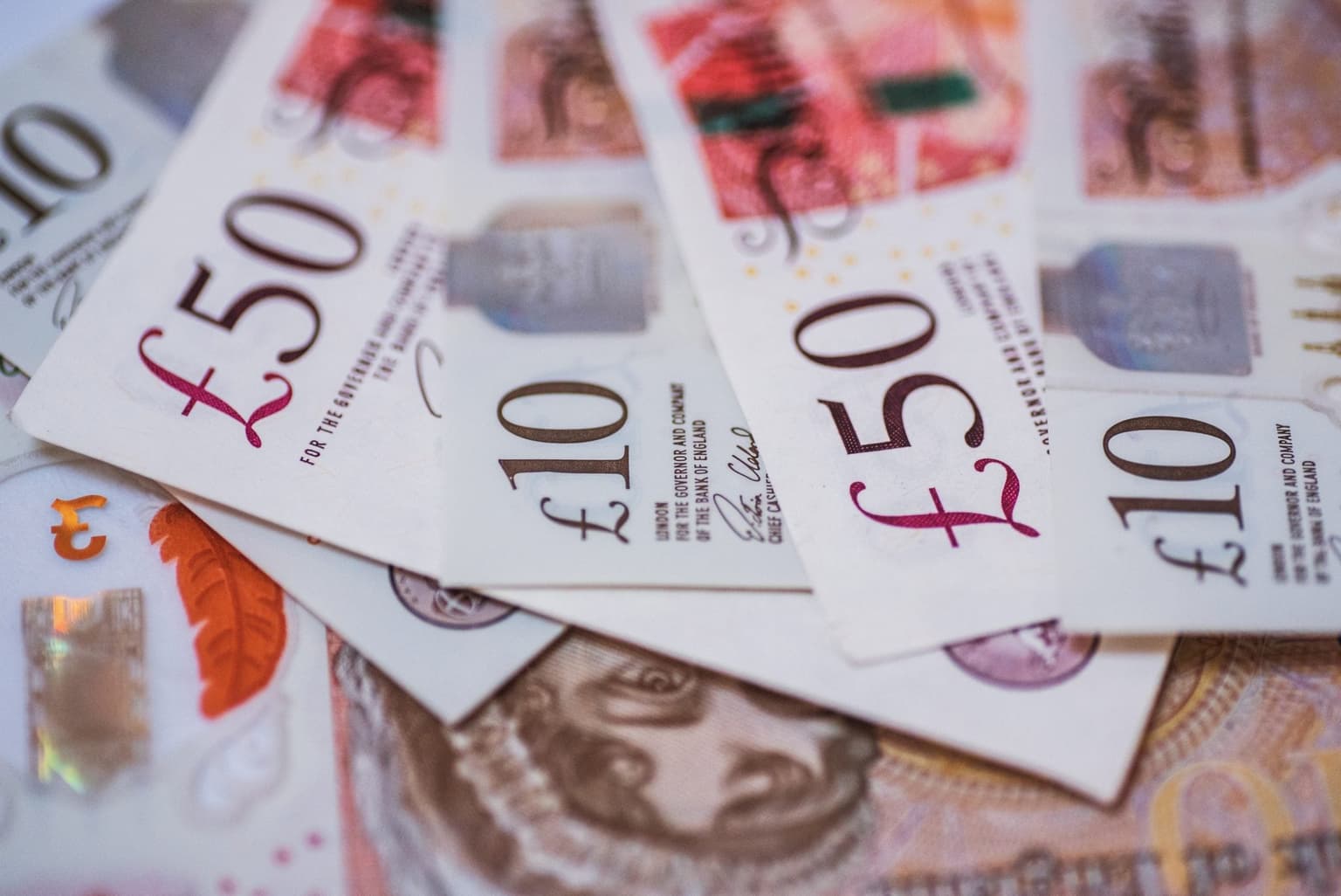 British bank says it will give customers £175 cash for free