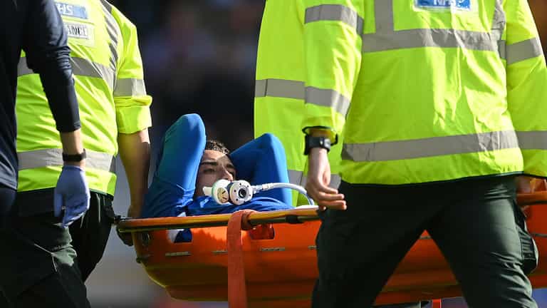Ben Godfrey stretchered off after sickening injury during Everton vs Chelsea Ben Godfrey stretchered off after sickening injury during Everton vs Chelsea