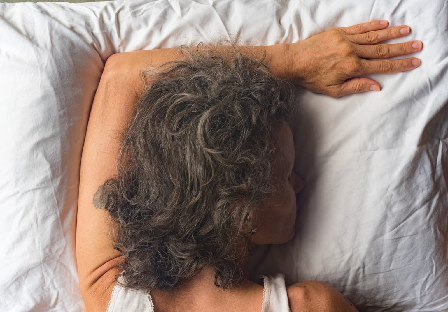 Expert explains why you should never sleep on your front