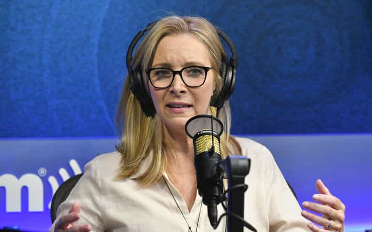 Lisa Kudrow hits back at fans complaining about lack of diversity in Friends Lisa Kudrow hits back at fans complaining about lack of diversity in Friends