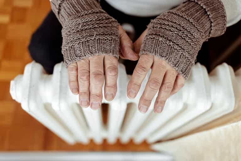 Experts reveal four simple tips to save Brits £550 on their energy bill this winter Experts reveal four simple tips to save Brits £550 on their energy bill this winter