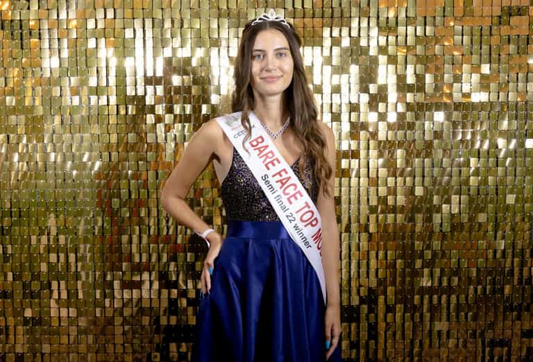 Miss England contestant becomes first in pageant’s 94-year history to compete makeup free Miss England contestant becomes first in pageant’s 94-year history to compete makeup free