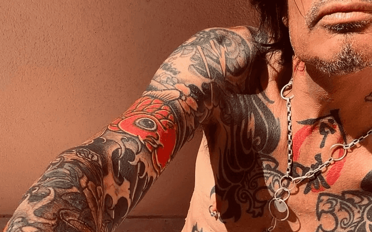 Porn site invites Tommy Lee to join after his X-rated Instagram post alarms fans Porn site invites Tommy Lee to join after his X-rated Instagram post alarms fans