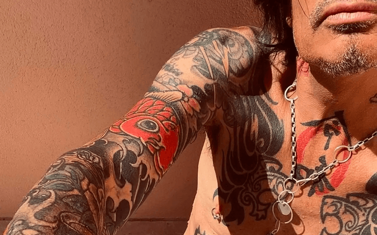 Porn site invites Tommy Lee to join after his X-rated Instagram post alarms fans Porn site invites Tommy Lee to join after his X-rated Instagram post alarms fans