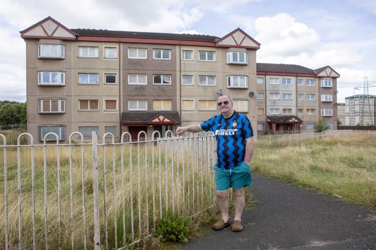 Man refuses to leave UK’s ‘loneliest street’ after 200 residents move out amid demolition plans Man refuses to leave UK’s ‘loneliest street’ after 200 residents move out amid demolition plans