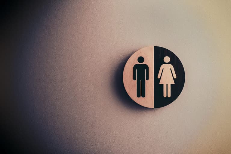 Radio host slammed for not wanting 14-year-old daughter to share bathroom with transgender student Radio host slammed for not wanting 14-year-old daughter to share bathroom with transgender student