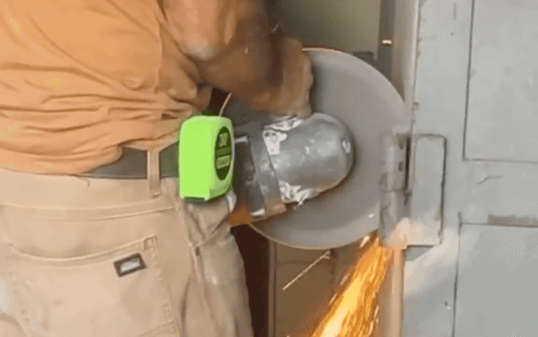 Woman forced to phone police after opening mystery safe found in house bought at auction Woman forced to phone police after opening mystery safe found in house bought at auction