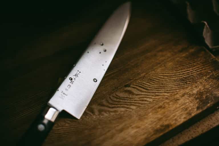Mum cuts off boyfriend’s ‘private parts’ after he ‘tried to rape 14-year-old daughter’ Mum cuts off boyfriend’s ‘private parts’ after he ‘tried to rape 14-year-old daughter’