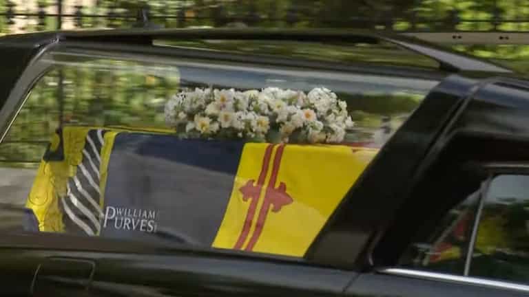 Queen’s coffin seen for the first time as monarch leaves Balmoral forever Queen’s coffin seen for the first time as monarch leaves Balmoral forever
