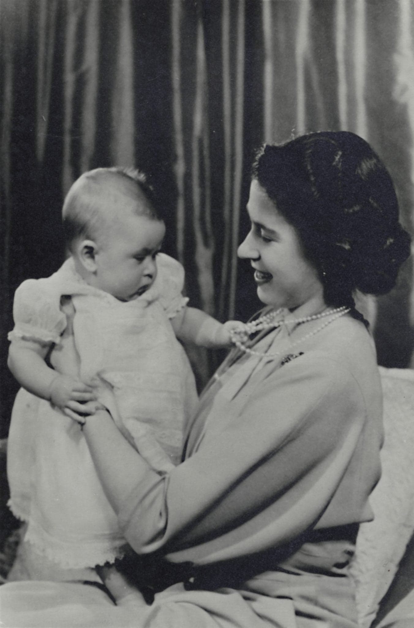 Why you have never seen a picture of the Queen pregnant – even though she has four children