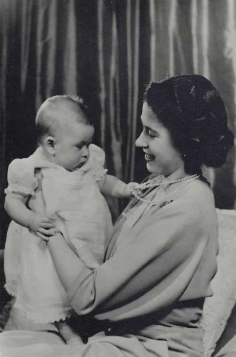 Why you have never seen a picture of the Queen pregnant – even though she has four children Why you have never seen a picture of the Queen pregnant – even though she has four children