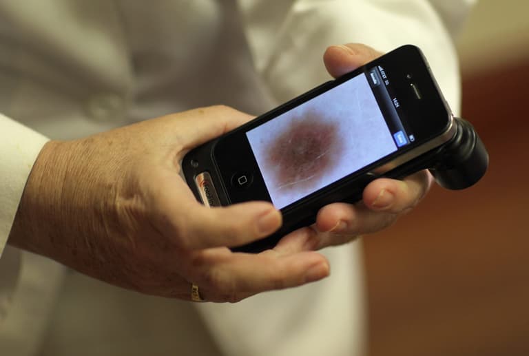 Scientists ‘stop growth of melanoma cells’ in massive cancer breakthrough Scientists ‘stop growth of melanoma cells’ in massive cancer breakthrough