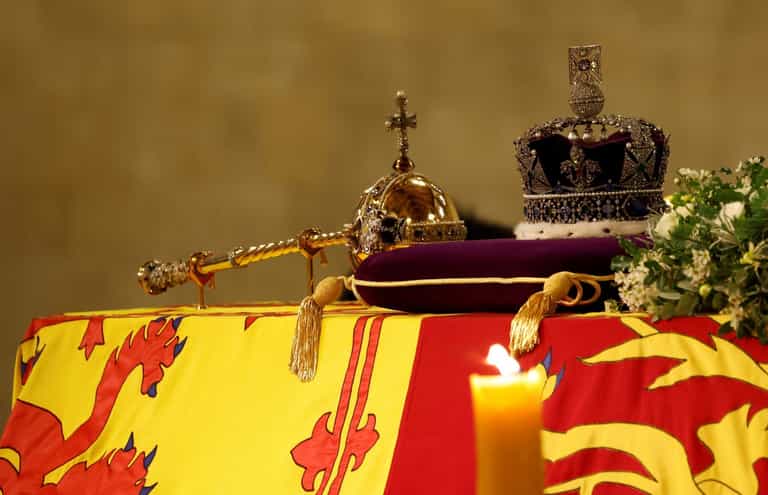 South Africa demands diamond from Queen’s crown jewels back South Africa demands diamond from Queen’s crown jewels back
