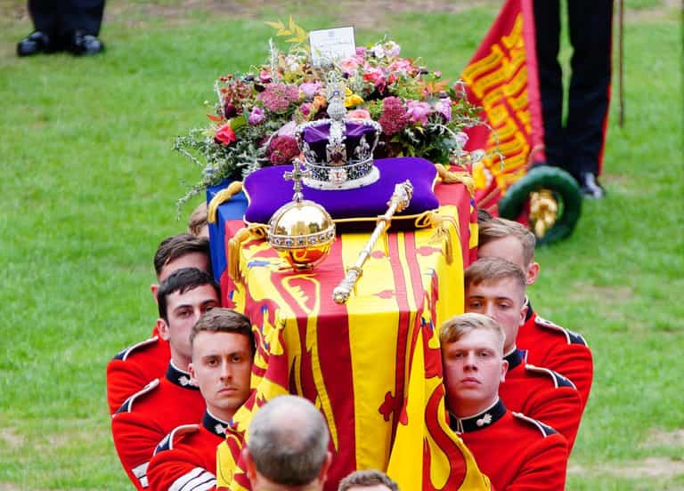The Queen’s pallbearers’ heroic final unseen act after the cameras stopped filming The Queen’s pallbearers’ heroic final unseen act after the cameras stopped filming