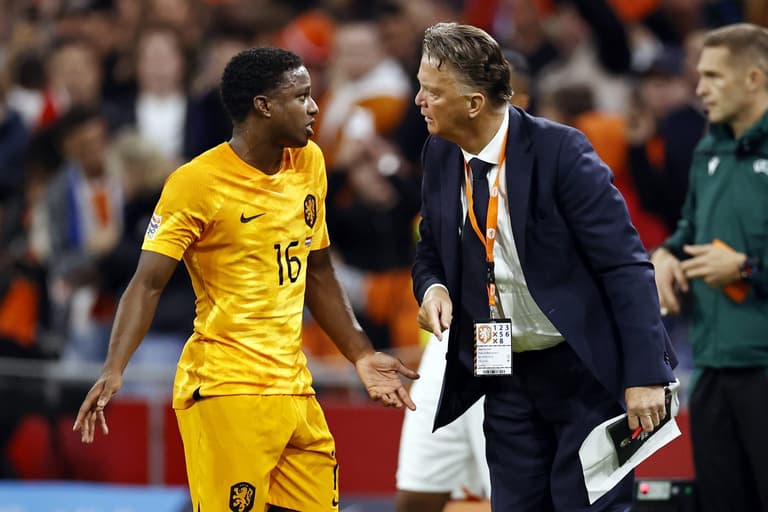 Tyrell Malacia says he ‘didn’t agree’ with Louis van Gaal after touchline row Tyrell Malacia says he ‘didn’t agree’ with Louis van Gaal after touchline row