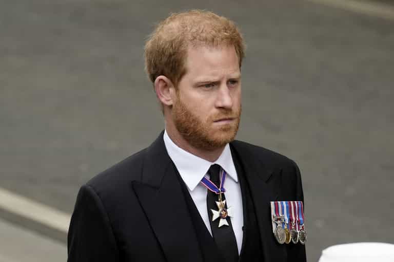 Prince Harry told of Queen’s ‘death 5 minutes before public announcement’ Prince Harry told of Queen’s ‘death 5 minutes before public announcement’