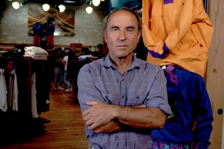 Patagonia founder gives away billion dollar company ‘to the environment’ Patagonia founder gives away billion dollar company ‘to the environment’