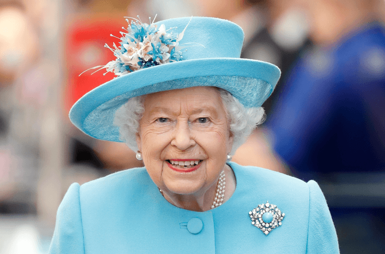 BBC reporter apologises after accidentally announcing Queen’s death BBC reporter apologises after accidentally announcing Queen’s death