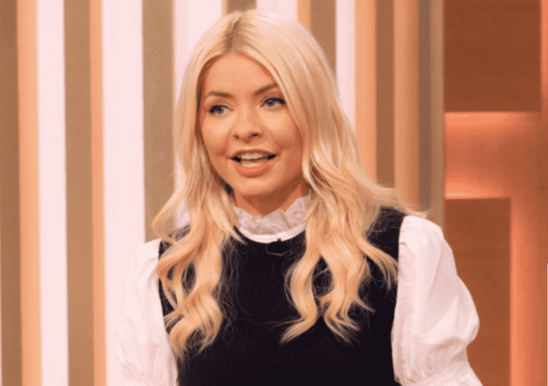 Fears Holly Willoughby could quit This Morning over queue jump controversy Fears Holly Willoughby could quit This Morning over queue jump controversy