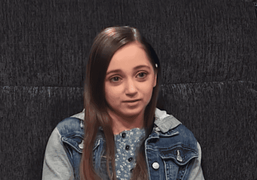 Woman, 22, explains how she lives life while stuck inside ‘8-year-old’s body Woman, 22, explains how she lives life while stuck inside ‘8-year-old’s body