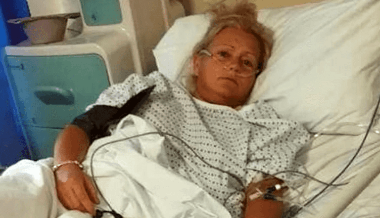 Woman spent three days in hospital after chihuahua poos in her mouth while she was sleeping Woman spent three days in hospital after chihuahua poos in her mouth while she was sleeping