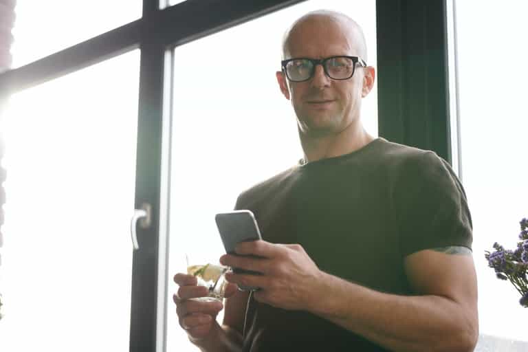 Balding men say hair loss is holding them back from finding true love Balding men say hair loss is holding them back from finding true love