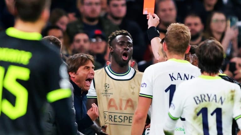 “But why?! Why?! The ball went backwards!” – Tottenham rage as Antonio Conte red-carded “But why?! Why?! The ball went backwards!” – Tottenham rage as Antonio Conte red-carded