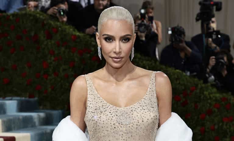 Kim Kardashian loses 150,000 Instagram followers after sharing one picture Kim Kardashian loses 150,000 Instagram followers after sharing one picture