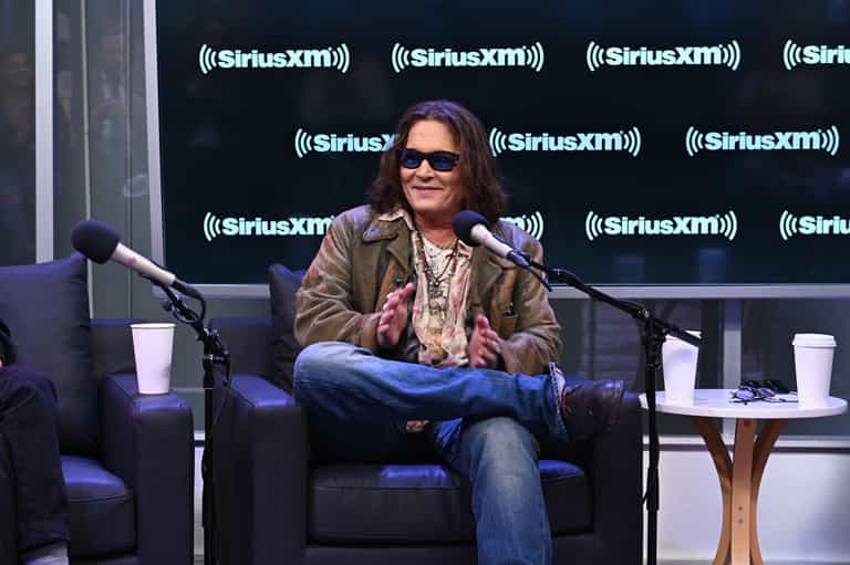 Johnny Depp wows fans as he slips into character as a freshly shaven Captain Jack Sparrow Johnny Depp wows fans as he slips into character as a freshly shaven Captain Jack Sparrow