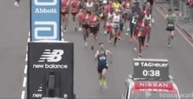 Runner who sprinted to the front of London Marathon shares his finishing time Runner who sprinted to the front of London Marathon shares his finishing time