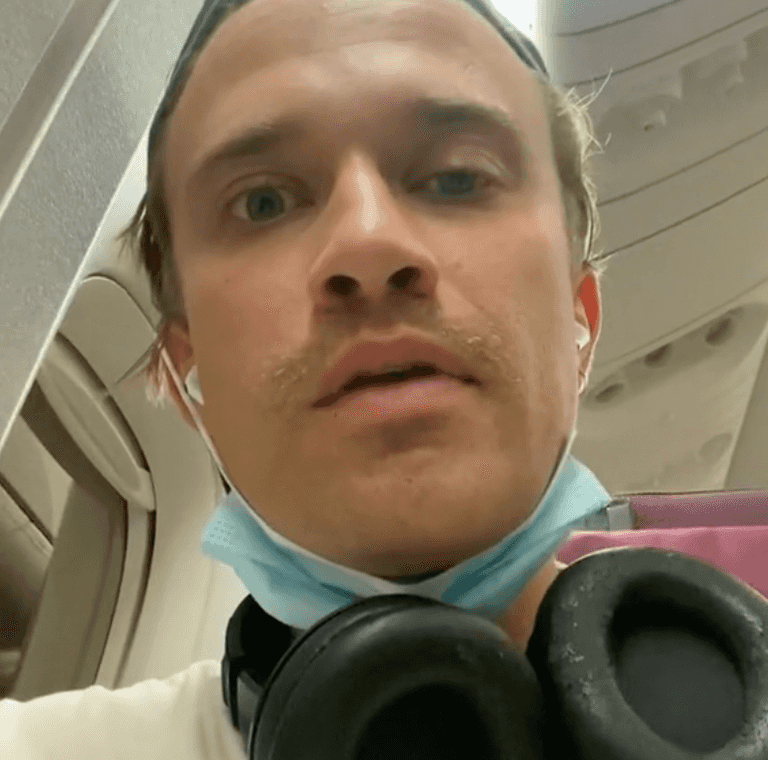 Distressed passenger films his 29-hour flight where baby is screaming throughout Distressed passenger films his 29-hour flight where baby is screaming throughout