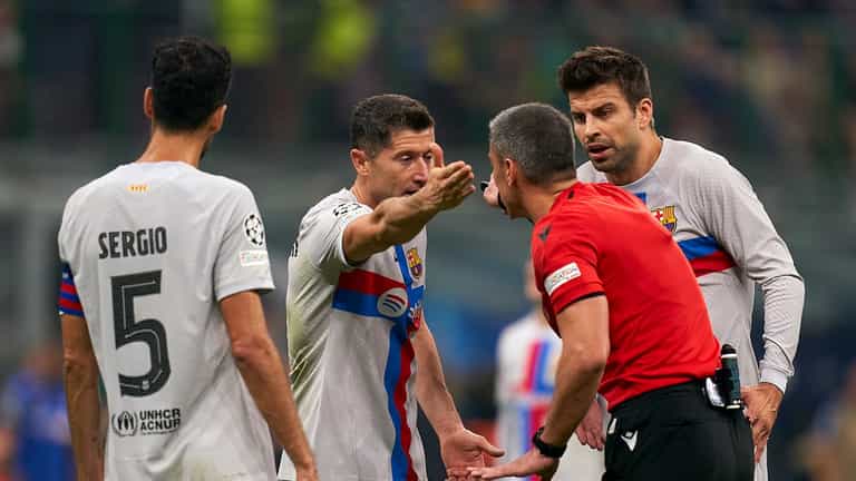 Barcelona ‘to lodge complaint’ after ‘real injustice’ against Inter Barcelona ‘to lodge complaint’ after ‘real injustice’ against Inter