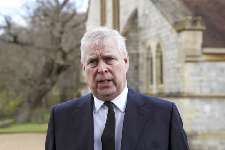 Prince Andrew ‘furious at losing taxpayer-funded bodyguards’ Prince Andrew ‘furious at losing taxpayer-funded bodyguards’