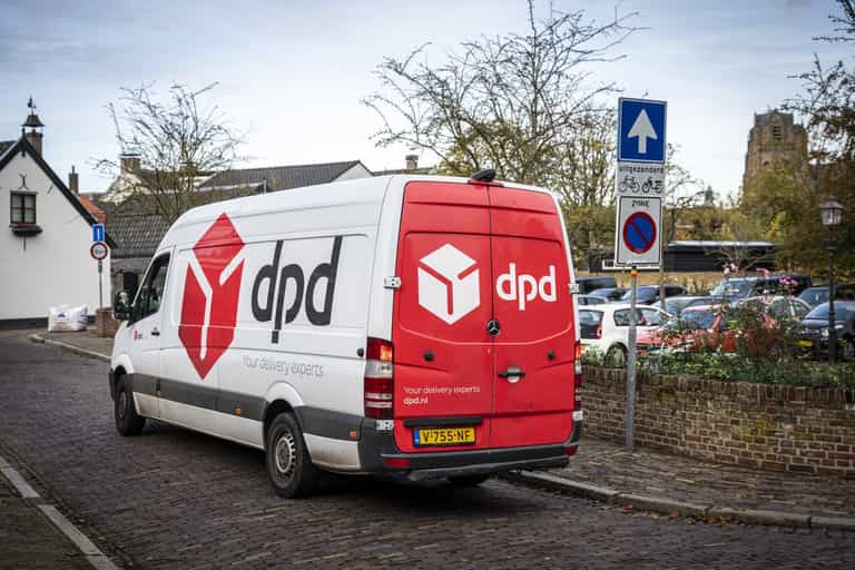 Courier, 49, found dead behind wheel of van after working seven-day weeks and 14-hour days Courier, 49, found dead behind wheel of van after working seven-day weeks and 14-hour days