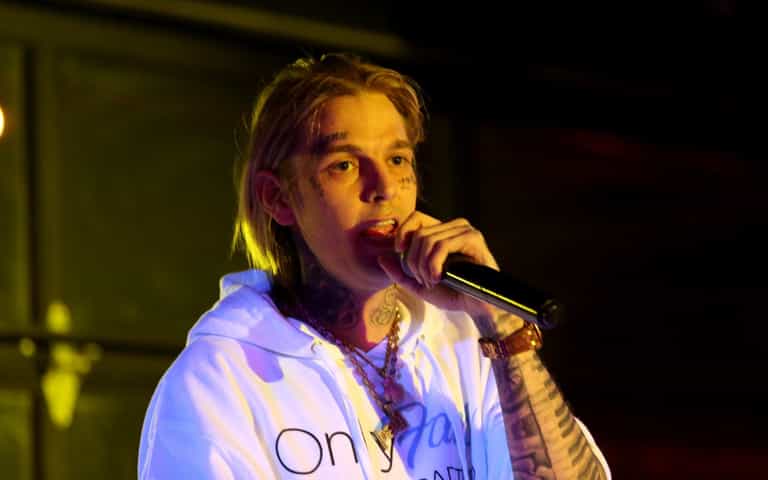 Aaron Carter, singer and brother of Backstreet Boys’ Nick Carter, dies aged 34 Aaron Carter, singer and brother of Backstreet Boys’ Nick Carter, dies aged 34