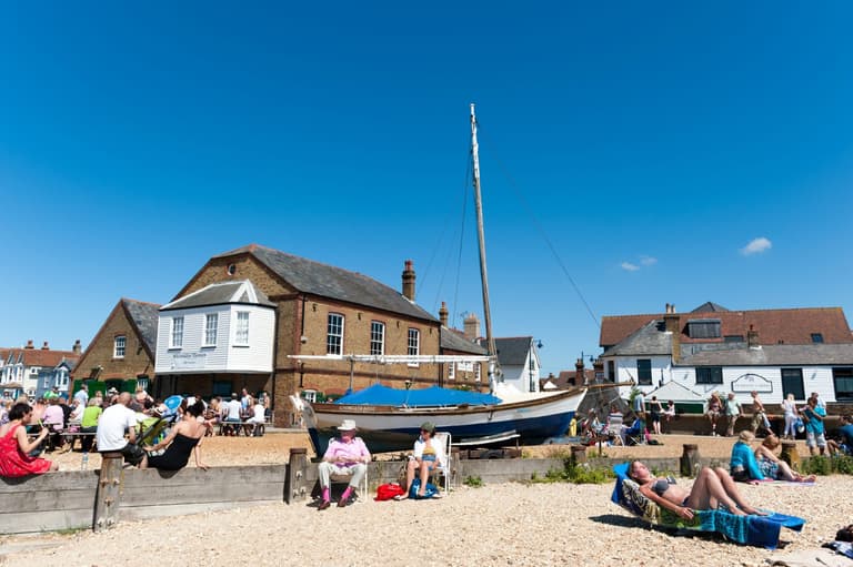 Mia Khalifa claims British seaside town is better than Miami Mia Khalifa claims British seaside town is better than Miami