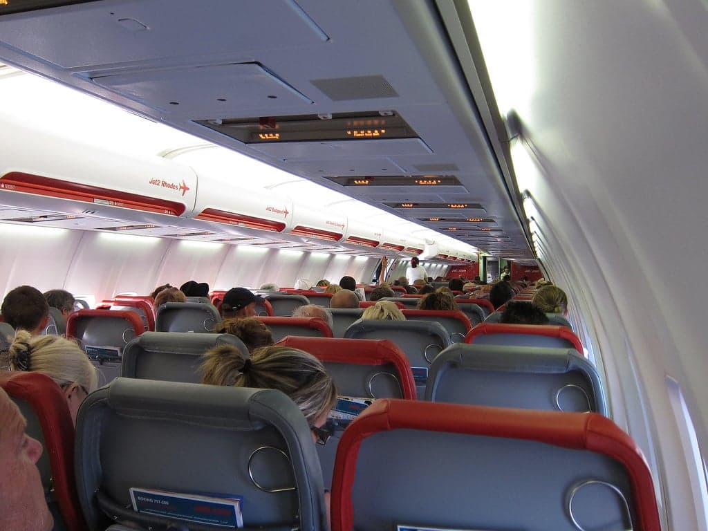 Man forces emergency landing after putting his hand up a flight attendant’s skirt
