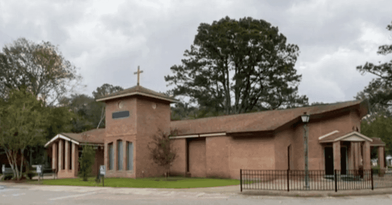 Church altar ordered to be burned after priest filmed threesome with dominatrixes Church altar ordered to be burned after priest filmed threesome with dominatrixes