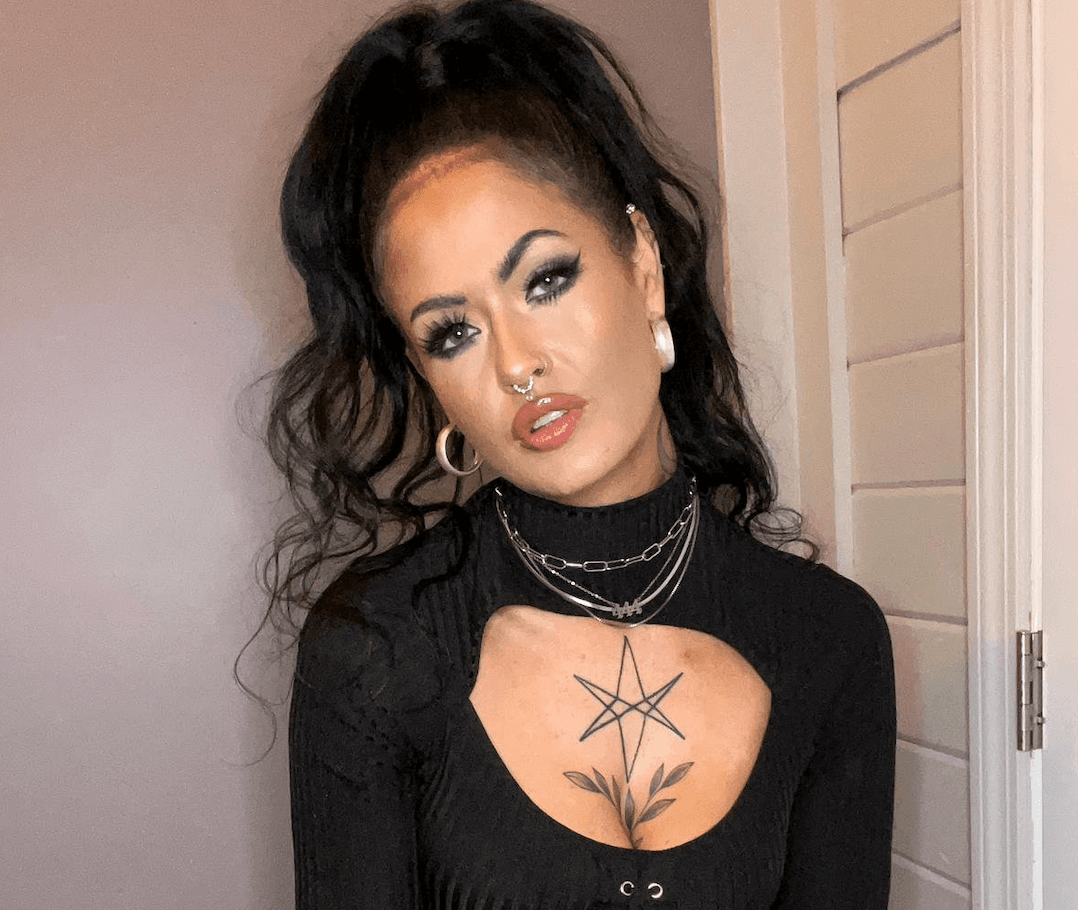 Mum ditches her ‘Karen cut’ and gets 11 tattoos and seven piercings in ‘massive divorce glow up’