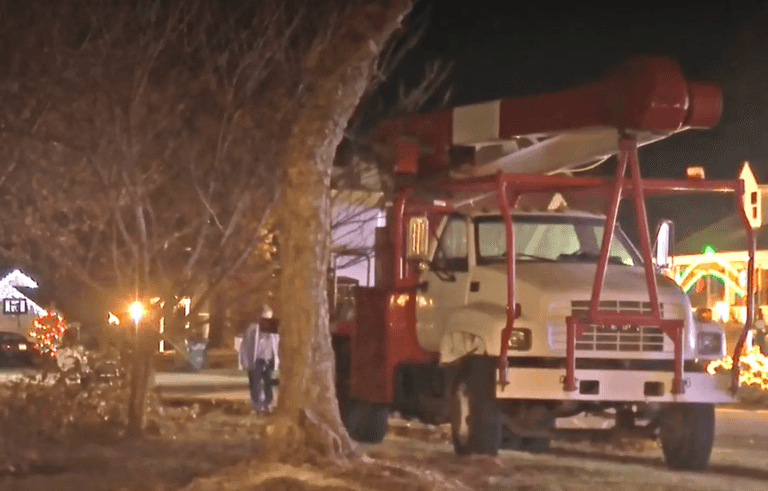 Man dies after falling into wood chipper outside Christmas lights display Man dies after falling into wood chipper outside Christmas lights display