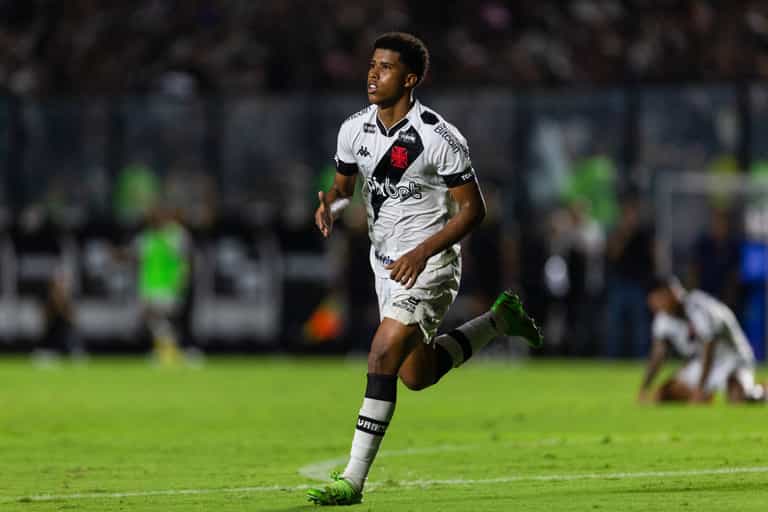 Chelsea bound transfer involved in hilarious joke ahead of move to Stamford Bridge Chelsea bound transfer involved in hilarious joke ahead of move to Stamford Bridge