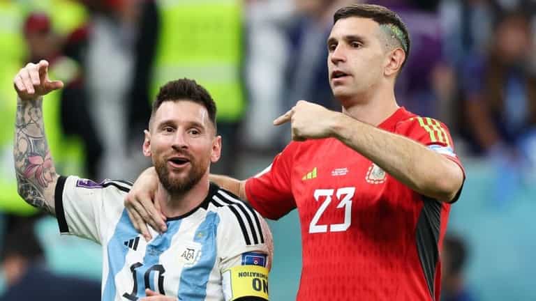 Emi Martinez practically begging for ban after World Cup referee comments Emi Martinez practically begging for ban after World Cup referee comments