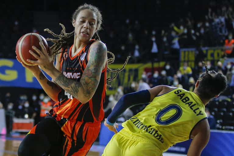 Russia frees US basketball star in swap with ‘Merchant of Death arms dealer Russia frees US basketball star in swap with ‘Merchant of Death arms dealer