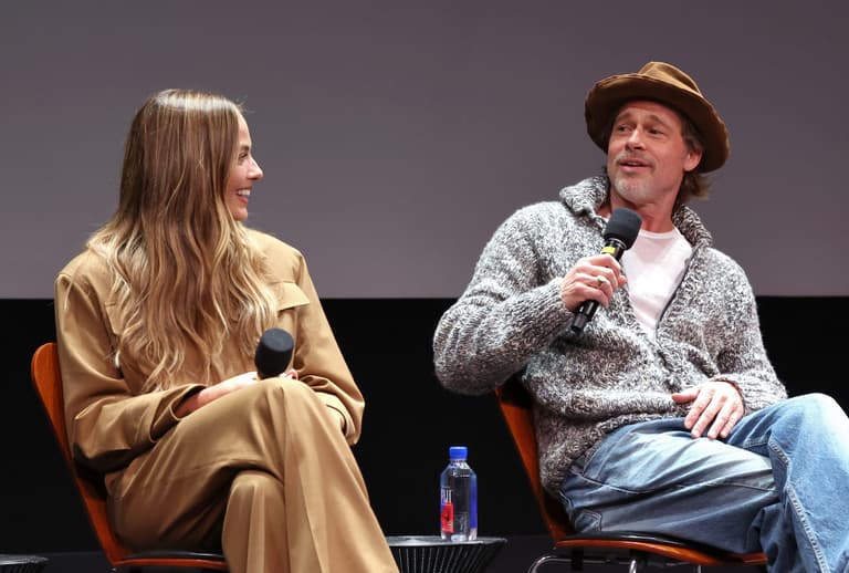 Margot Robbie admits Brad Pitt kiss ‘wasn’t in the script’ – but it was her only chance Margot Robbie admits Brad Pitt kiss ‘wasn’t in the script’ – but it was her only chance