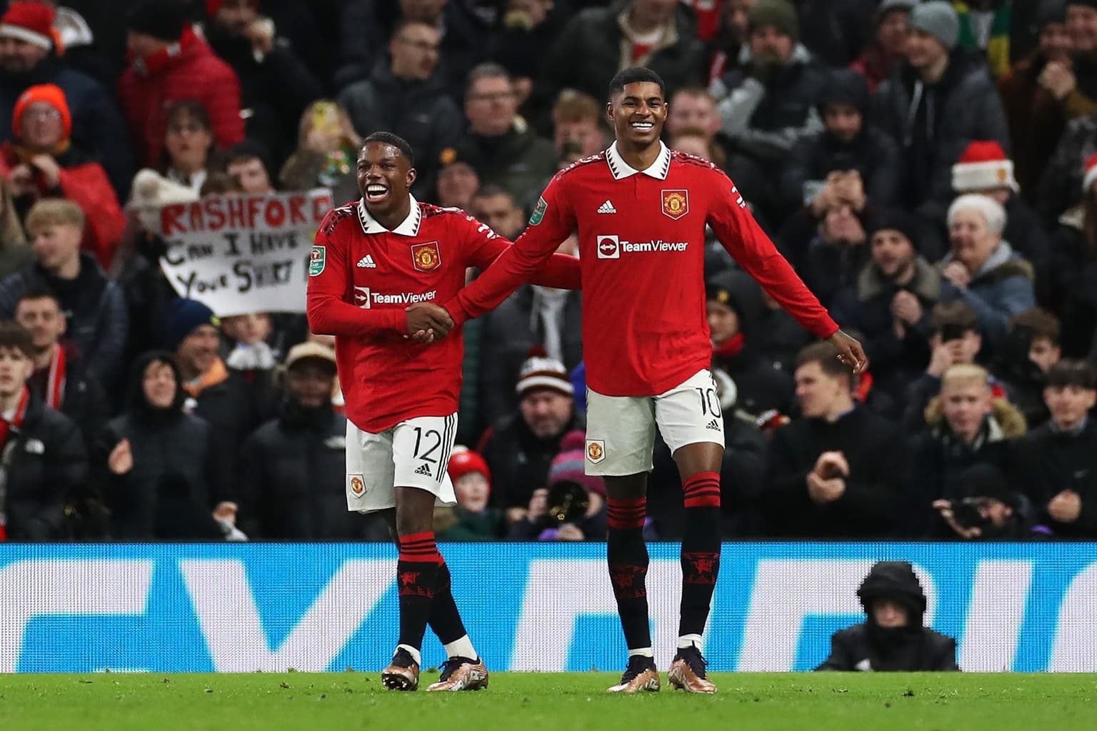 Rashford responds to being snubbed by Southgate with unbelievable solo goal