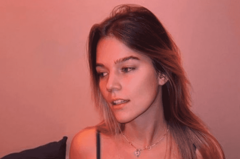 OnlyFans model will give guys her number – if they pay £4000 OnlyFans model will give guys her number – if they pay £4000