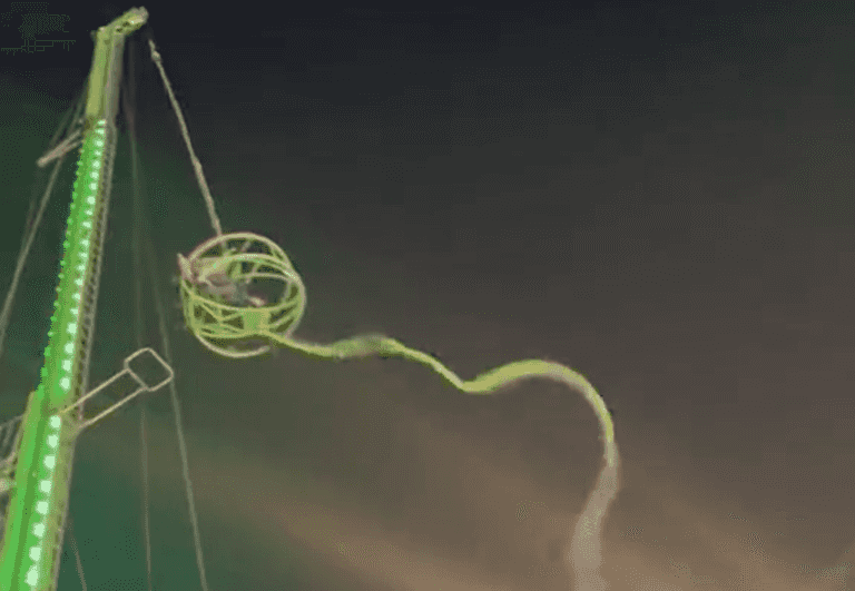 Terrifying moment Winter Wonderland slingshot ride malfunctions with people trapped inside Terrifying moment Winter Wonderland slingshot ride malfunctions with people trapped inside