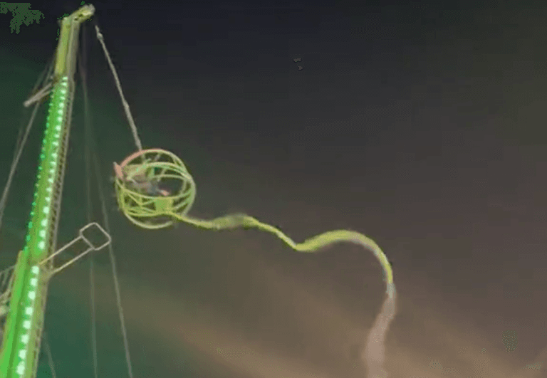Terrifying moment Winter Wonderland slingshot ride malfunctions with people trapped inside Terrifying moment Winter Wonderland slingshot ride malfunctions with people trapped inside
