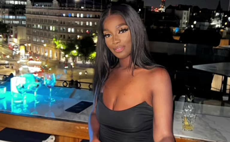 Former fried chicken addict shares dramatic weight loss after she was cruelly mocked by a stranger Former fried chicken addict shares dramatic weight loss after she was cruelly mocked by a stranger